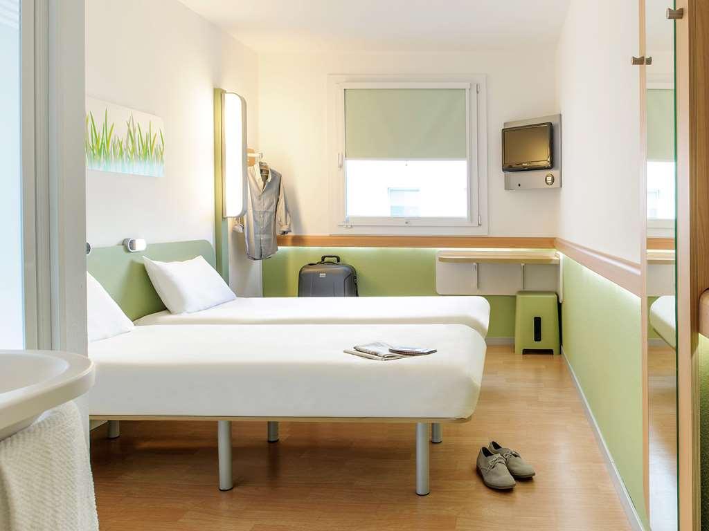 Ibis Budget Poitiers Nord Futuroscope Chasseneuil-du-Poitou Habitación foto